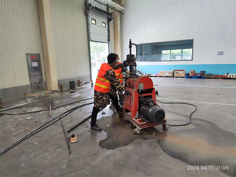 金湾厂房地面下沉塌陷注浆加固施工